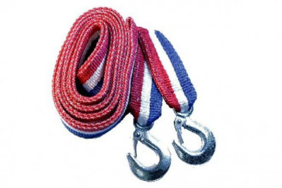 Трос буксировочный 3т с крюками (5 м)